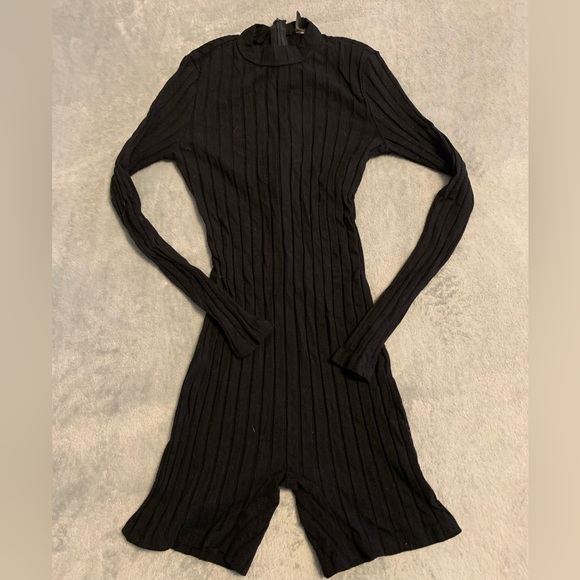 Black Ribbed Long Sleeve romper - Picture 1 of 1